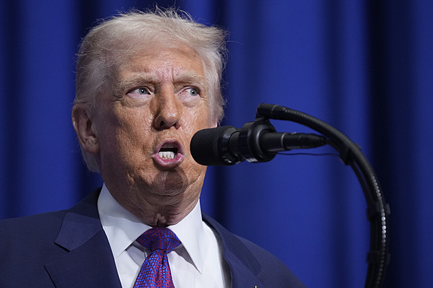 Udeříme silou, kterou jste nezažili, reagoval Trump na další výhrůžky Íránu