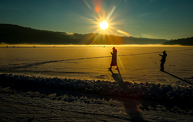 V Česku se mírně ochladí, přesto zůstane slunečno. V týdnu bude až 16 °C