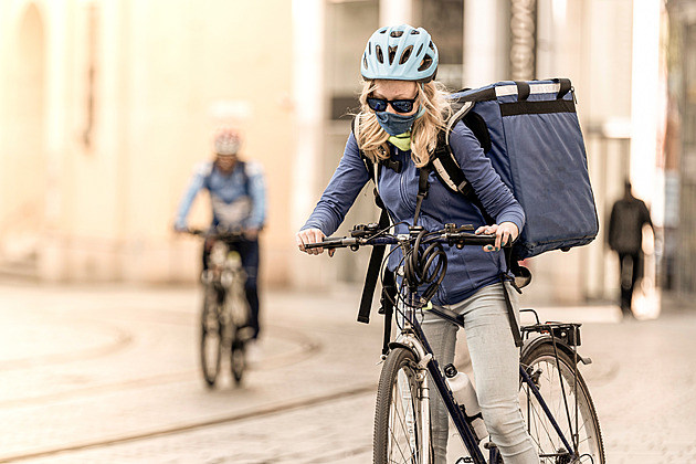 Kurýři chystají protest, část z nich nevyjede do ulic. Chtějí lepší podmínky