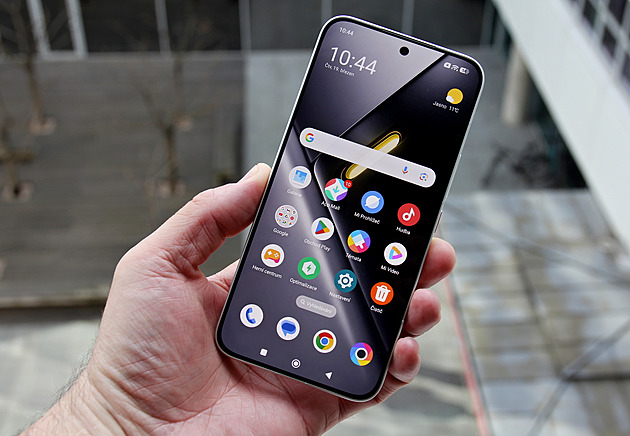 Dva důvody, proč připlatit: dostanete extra obří baterii a opravdu extra výkon