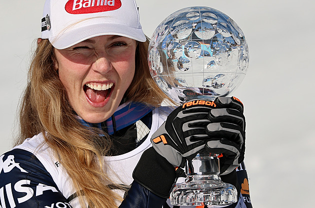 Vítězství číslo 110 a oslava s glóbem k tomu! Shiffrinová ovládla i poslední slalom