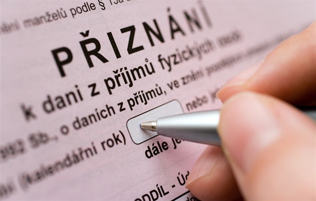 Daňové přiznání: Jaký je rozdíl mezi papírovým a elektronickým podáním