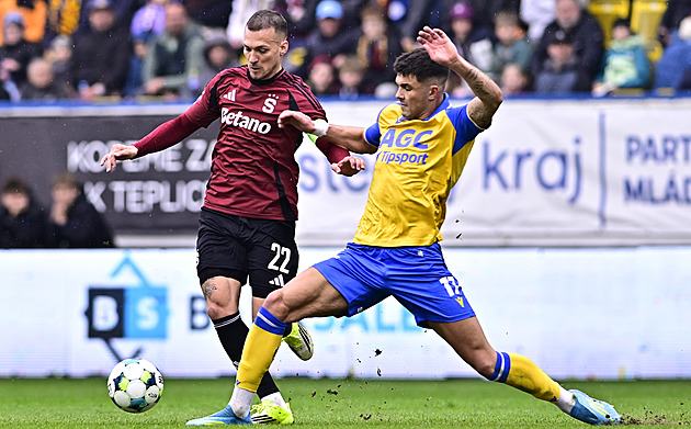 ONLINE: Teplice - Sparta 0:0, z dálky pálil Mercado, pak Vojta míjí prázdnou bránu