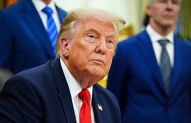 Trump přitvrzuje vůči Kanadě. USA zakážou dovoz části mléčných výrobků i alkoholu