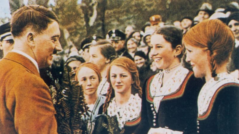 Hitler si vybíral výrazně mladší milenky. Ty pak často záhadně umíraly, odhaluje dokument