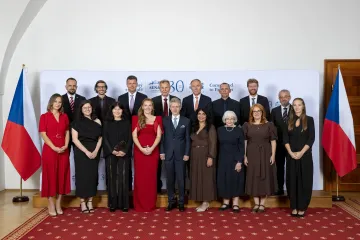 Stomatová, Pastrňák i manželé Bendovi získali medaile od předsedy Senátu