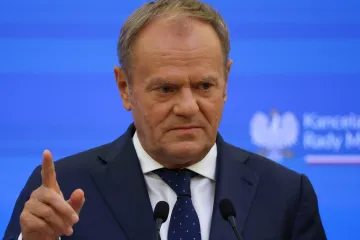 Němci dopadli podezřelé ze žhářství v Polsku. Jde o hybridní válku, uvedl Tusk