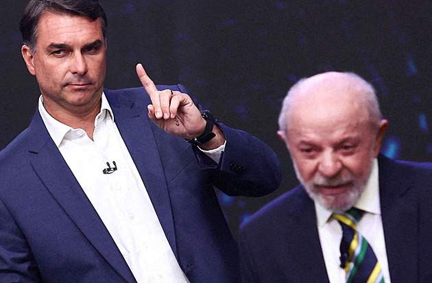 Brazilci rozhodnou o prezidentovi. Proti Lulovi stojí pravicový senátor Bolsonaro